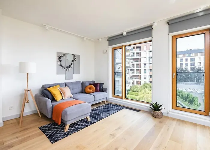 Superapart Okrzei 2, Urban Oasis With Views