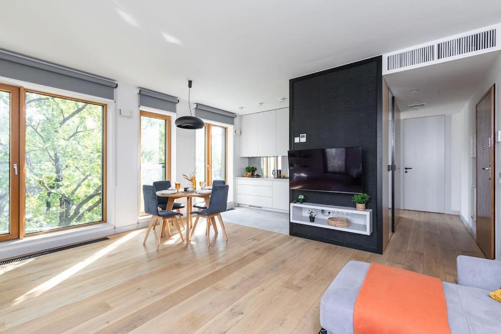 Superapart Okrzei 2, Urban Oasis With Views * Varsavia